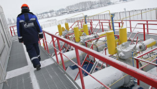 Работник Газпрома на газоизмерительной станции